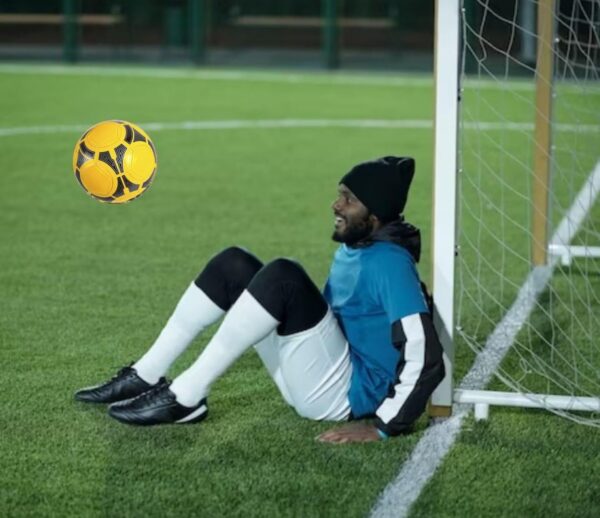 hot bargains pack of 2 size 5 stylish all weather football ideal for training & matches, suitable for all grounds and weather, for boys, teens & footballers for all ages.